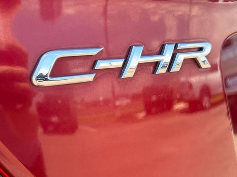 Used 2018 Toyota C-HR XLE FWD image 10