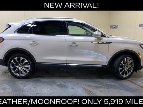 Used 2023 Lincoln Nautilus Reserve w/ Luxury Package AWD/4WD image 2