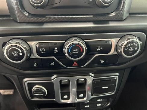 Used 2018 Jeep Wrangler Sport AWD/4WD image 19