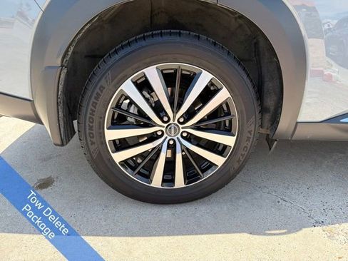 Used 2023 Nissan Pathfinder Platinum FWD image 10