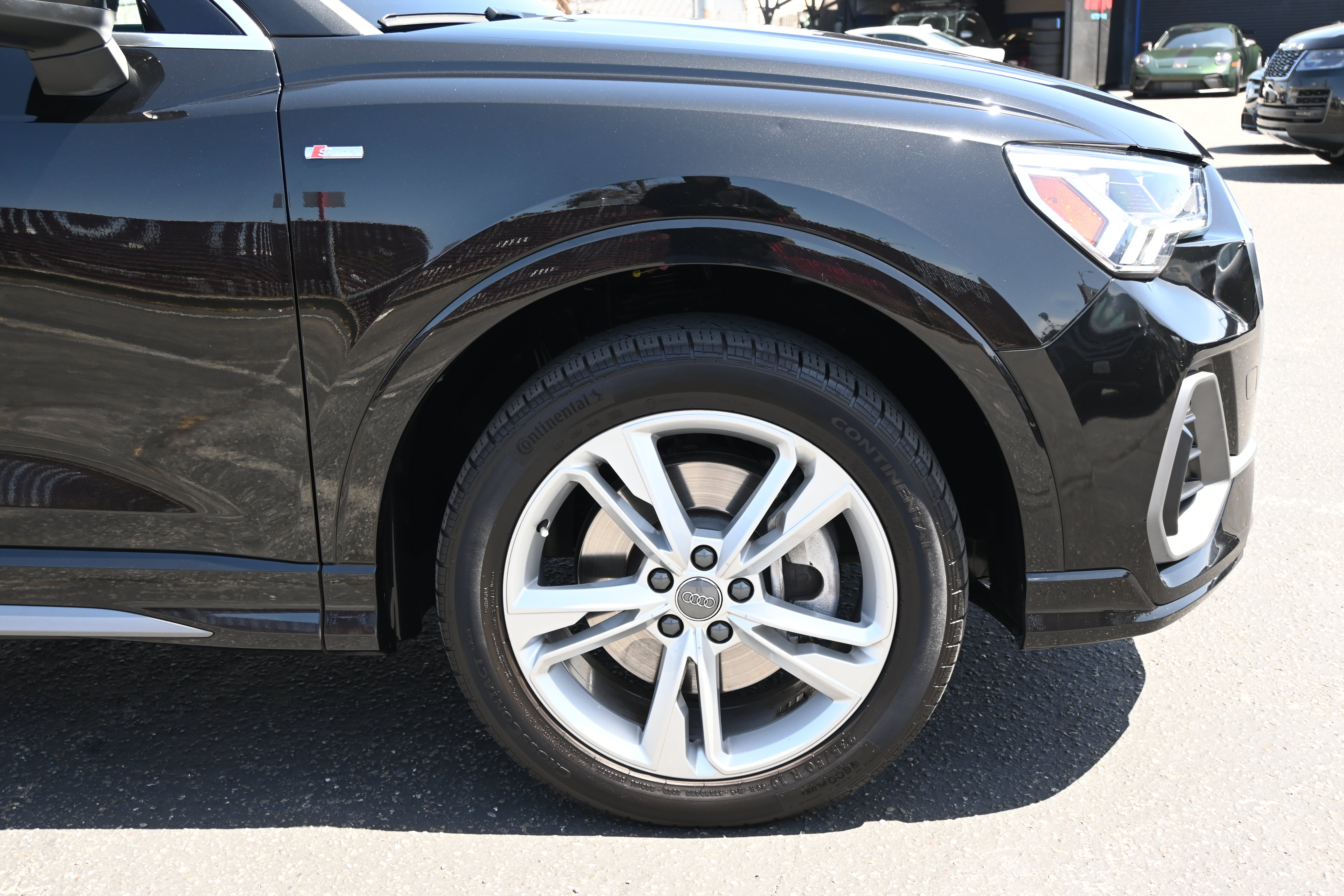 Used 2020 Audi Q3 2.0T Premium Plus w/ Premium Plus Package AWD/4WD image 10