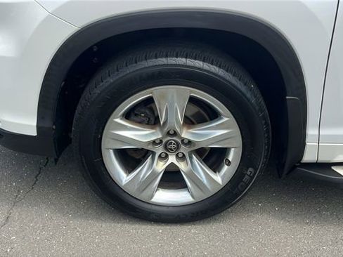 Used 2016 Toyota Highlander Limited AWD/4WD image 4