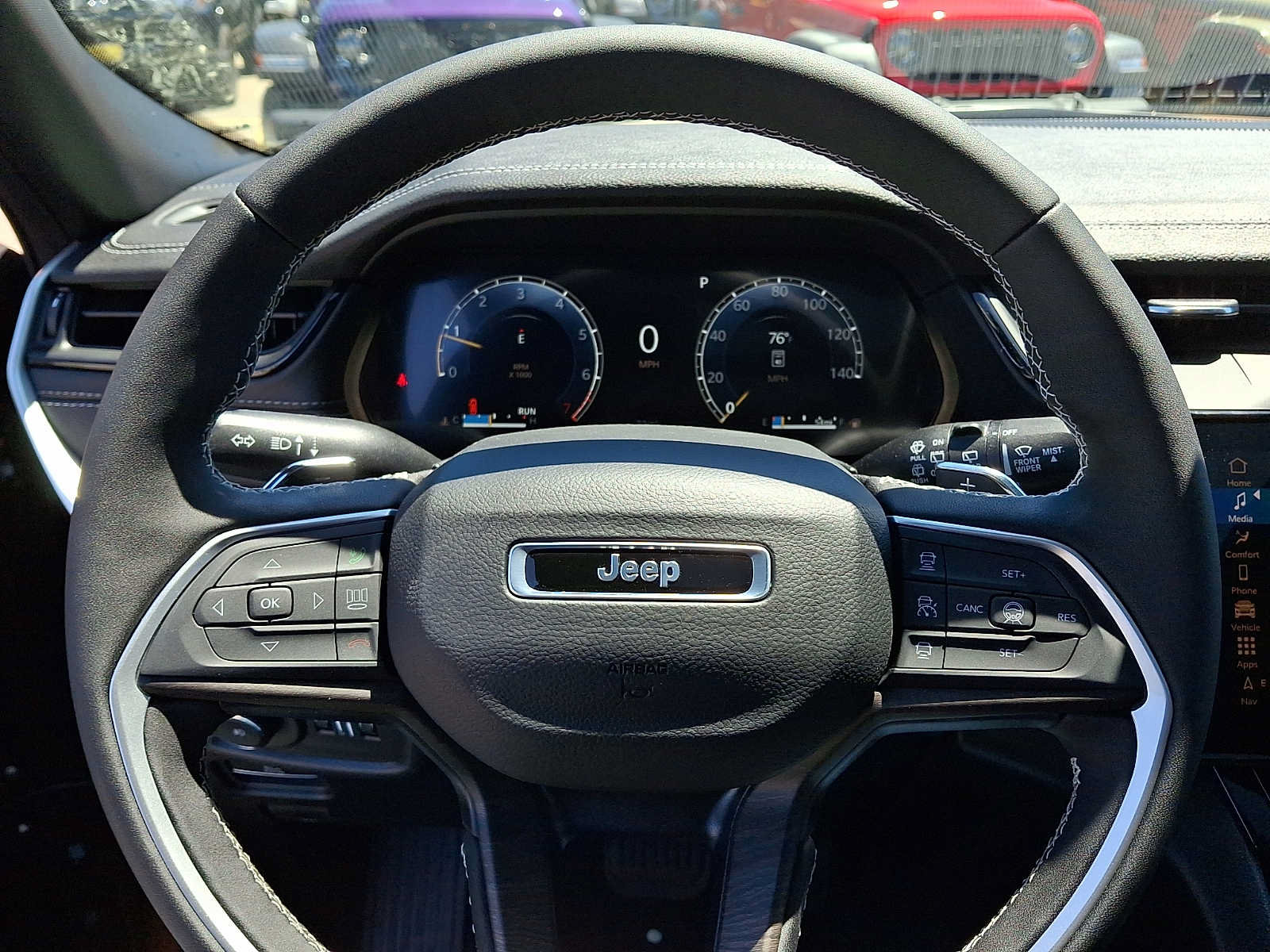 New 2026 Jeep Grand Cherokee Limited w/ Limited Altitude Package AWD/4WD image 15