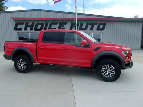 Used 2018 Ford F150 Raptor w/ Equipment Group 802A Luxury AWD/4WD image 3