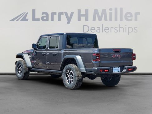 New 2025 Jeep Gladiator Rubicon w/ Convenience Group image 3