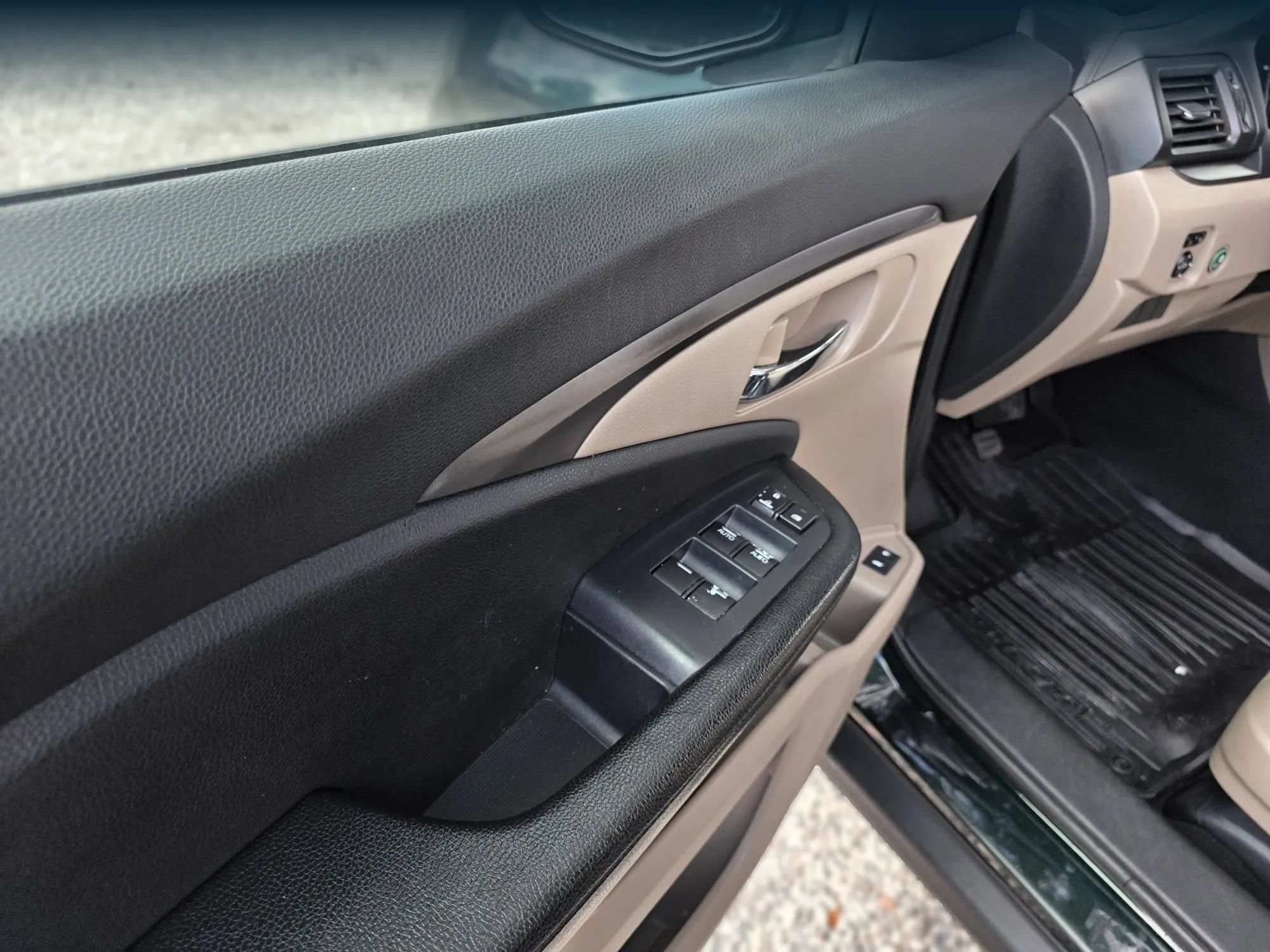 Used 2016 Honda Pilot EX-L image 11