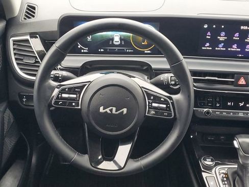 Certified 2024 Kia Seltos S image 12