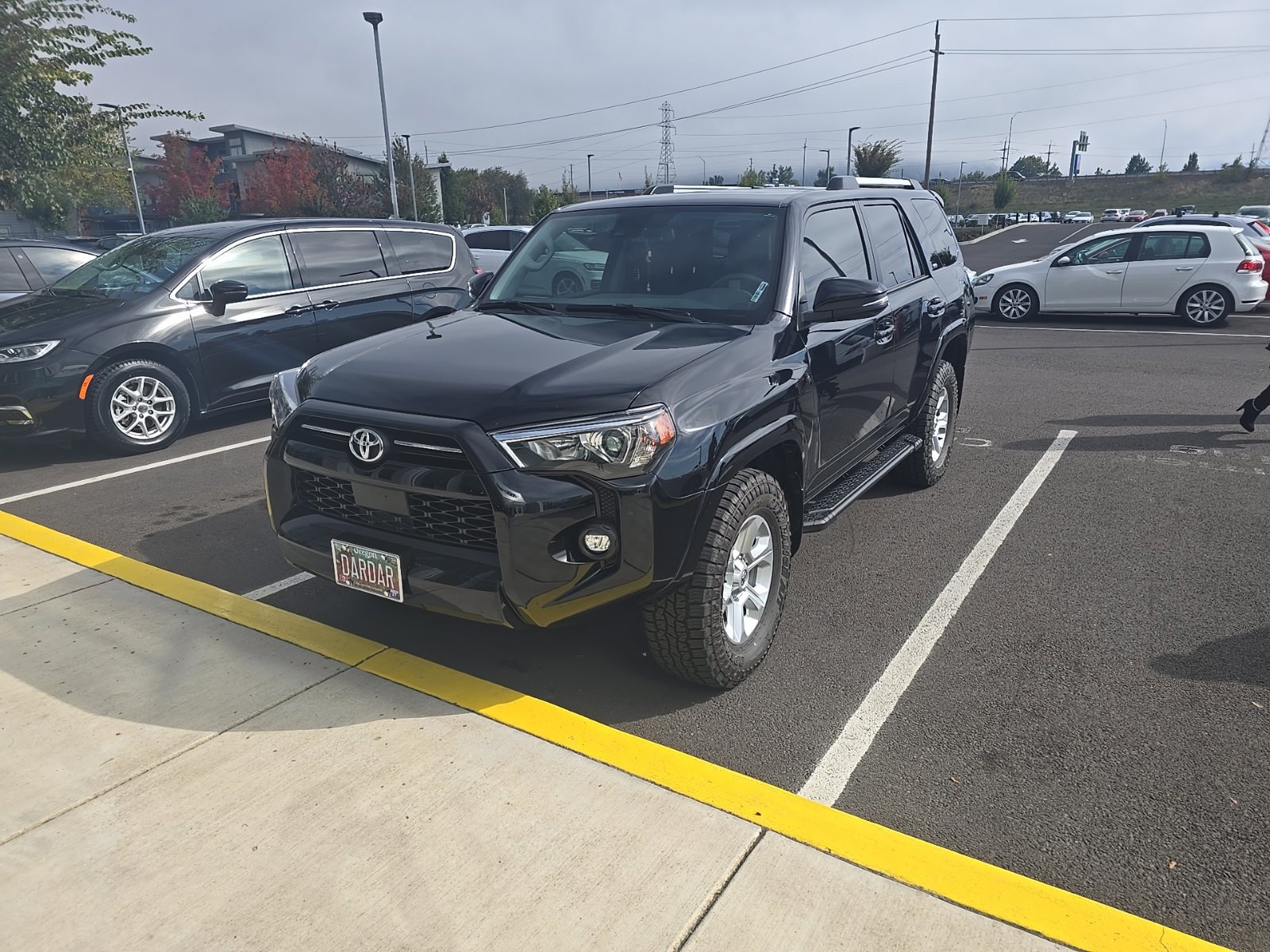 Used 2023 Toyota 4Runner SR5 Premium w/ Moonroof Package AWD/4WD image 2