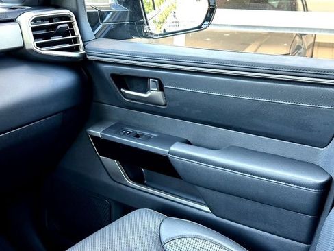 Used 2025 Toyota Tundra Limited AWD/4WD image 26