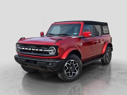 Used 2023 Ford Bronco Outer Banks AWD/4WD image 1
