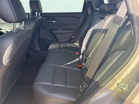 Used 2024 Nissan Rogue SL w/ SL Premium Package image 16