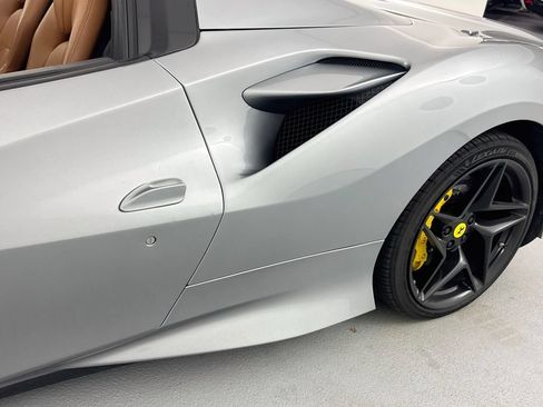 Used 2021 Ferrari F8 Tributo RWD image 26