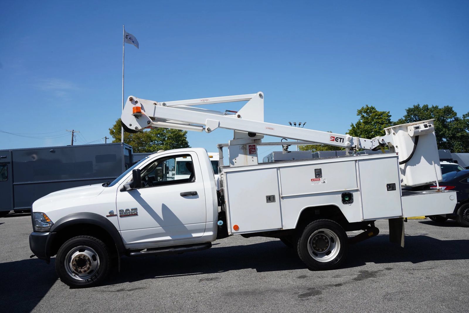 Used 2015 RAM 5500 Tradesman w/ Cold Weather Group AWD/4WD image 7
