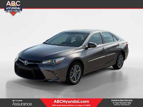 Used 2017 Toyota Camry SE w/ Moonroof Package image 1