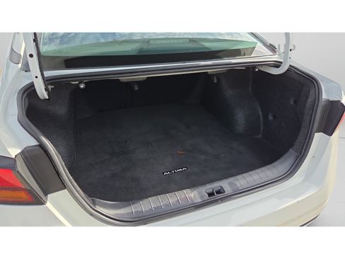 Used 2025 Nissan Altima 2.5 SV FWD image 14