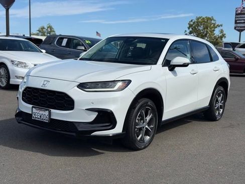 Used 2023 Honda HR-V EX-L image 2