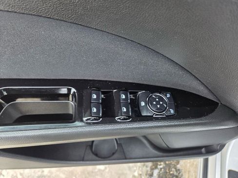 Used 2015 Ford Fusion SE w/ Equipment Group 201A FWD image 18