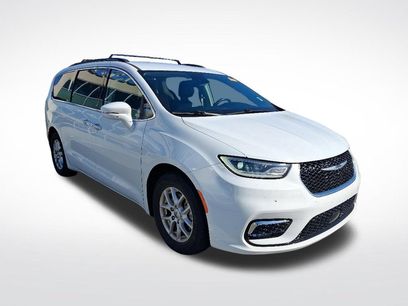 Used 2022 Chrysler Pacifica Touring-L