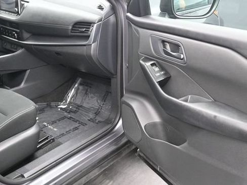 Used 2024 Nissan Rogue S AWD/4WD image 12