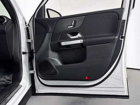New 2026 Mercedes-Benz GLB 250 image 23