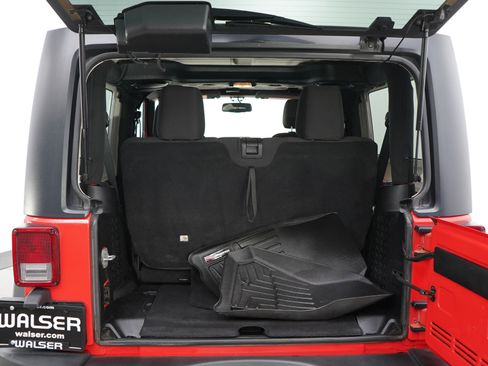 Used 2013 Jeep Wrangler Sport AWD/4WD image 13