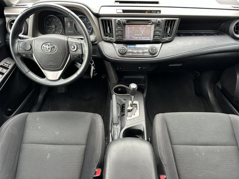Used 2018 Toyota RAV4 XLE FWD image 12