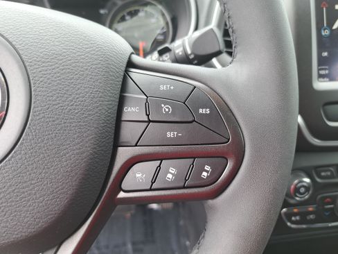 Used 2022 Jeep Cherokee Trailhawk w/ Sun, Sound & Nav Group AWD/4WD image 18