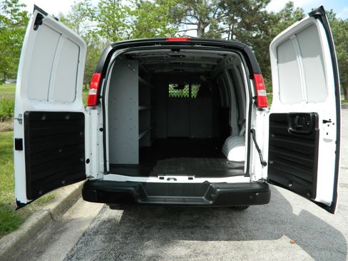 Used 2021 Chevrolet Express 2500 w/ Driver Convenience Package RWD image 9