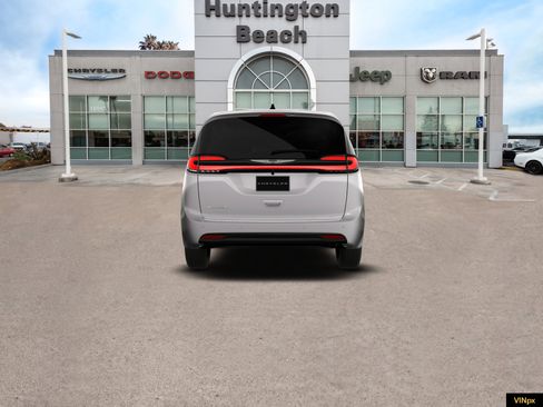New 2026 Chrysler Pacifica Select FWD image 6
