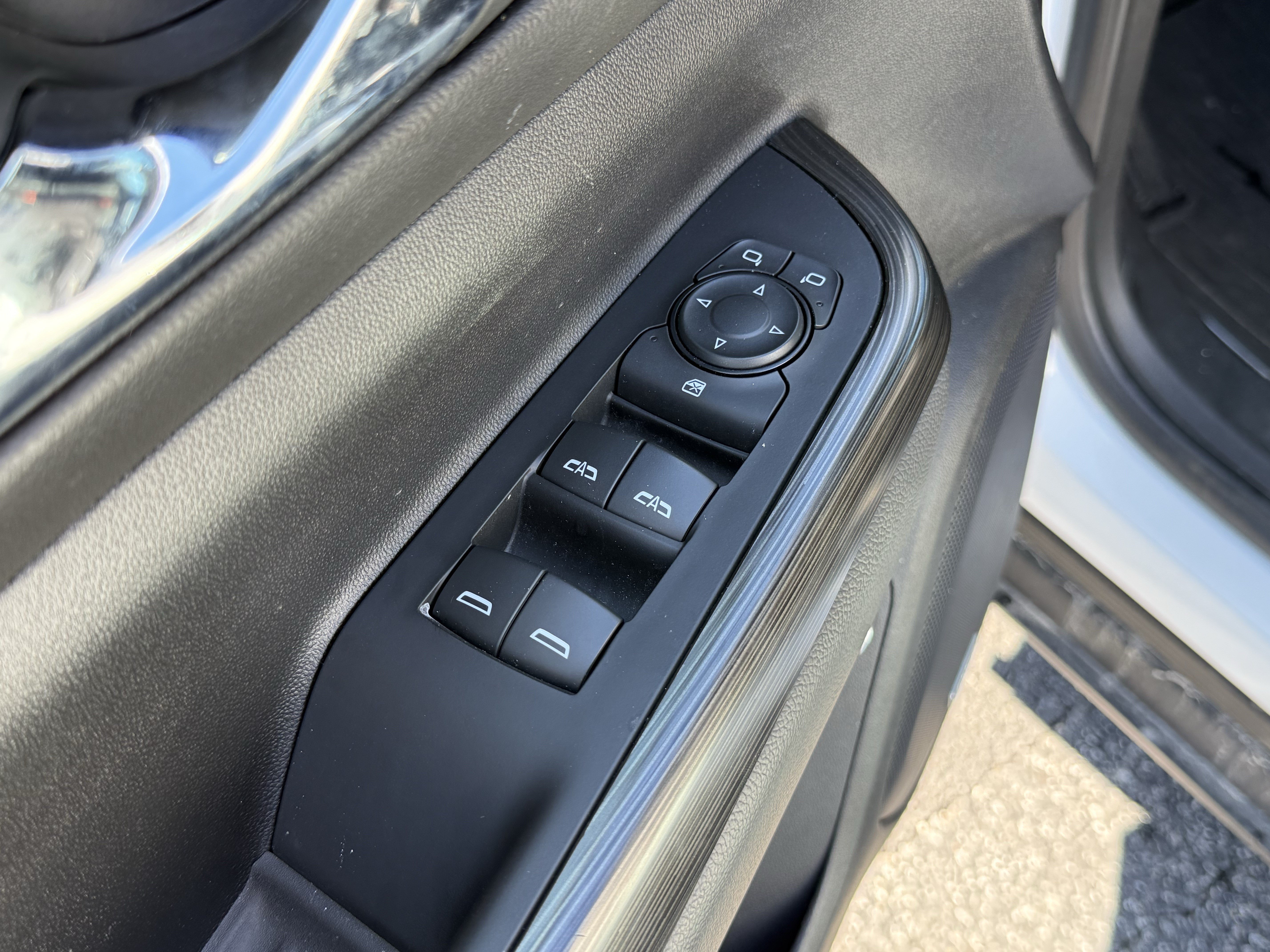 Used 2023 GMC Acadia SLT w/ Trailering Package AWD/4WD image 15