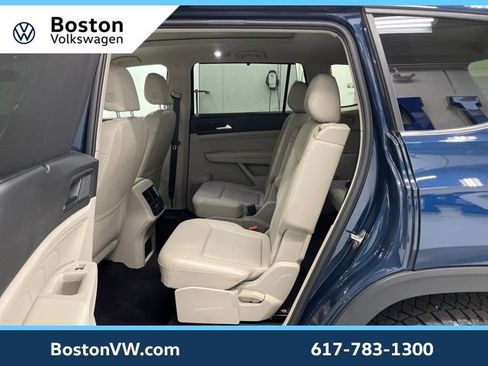 Certified 2022 Volkswagen Atlas SEL R-Line image 10