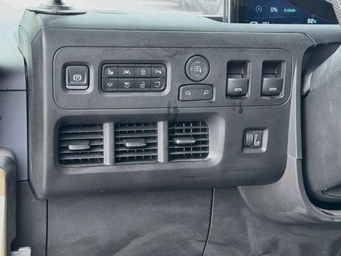 Used 2024 Chevrolet Brightdrop 600 w/ Commercial Equipment Package AWD/4WD image 9