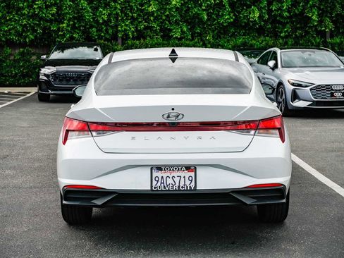 Used 2022 Hyundai Elantra SEL image 3
