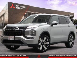 New 2025 Mitsubishi Outlander SE video 1