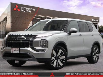 New 2025 Mitsubishi Outlander SE