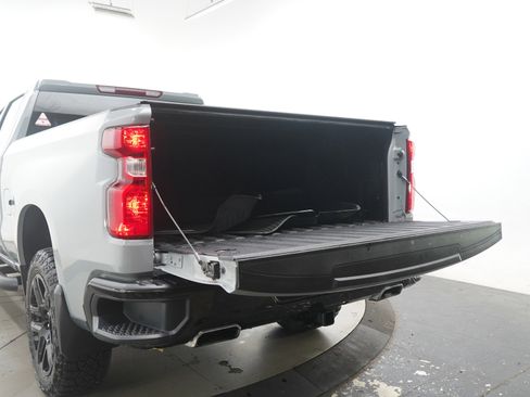 Used 2025 Chevrolet Silverado 1500 Custom Trail Boss w/ LPO, Dark Essentials Package image 17