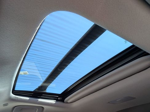 Used 2024 Toyota Corolla Cross XLE w/ Convenience Package image 26