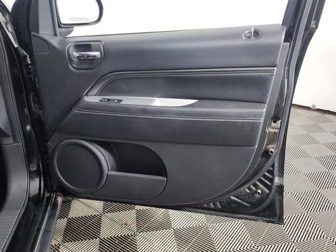 Used 2017 Jeep Compass High Altitude image 25