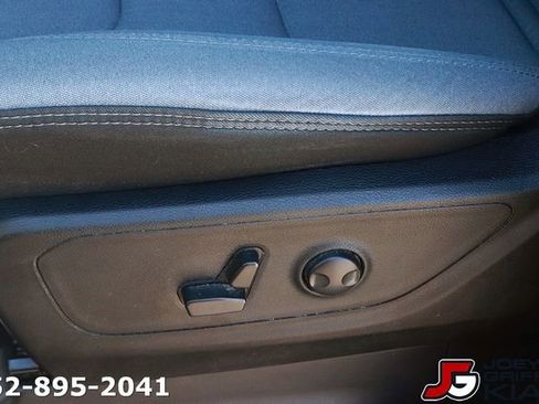 Used 2022 RAM 1500 Big Horn RWD image 17