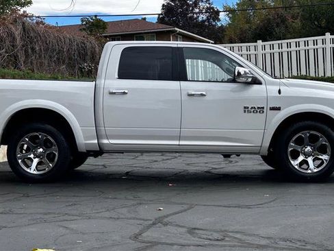 Used 2017 RAM 1500 Laramie image 6