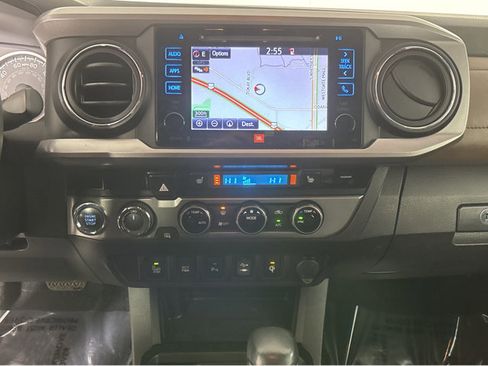 Used 2017 Toyota Tacoma Limited image 30