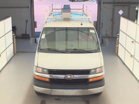 Used 2015 Chevrolet Express 3500 image 3