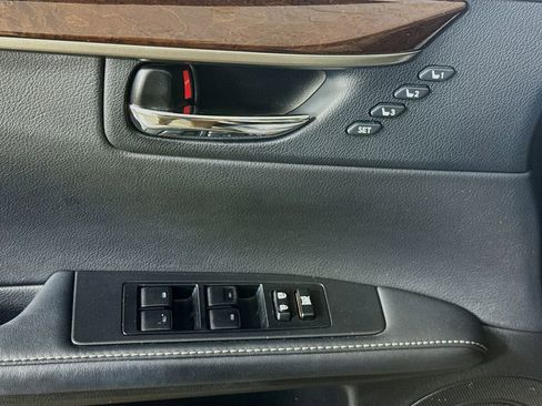 Used 2015 Lexus ES 350 w/ Luxury Package FWD image 21
