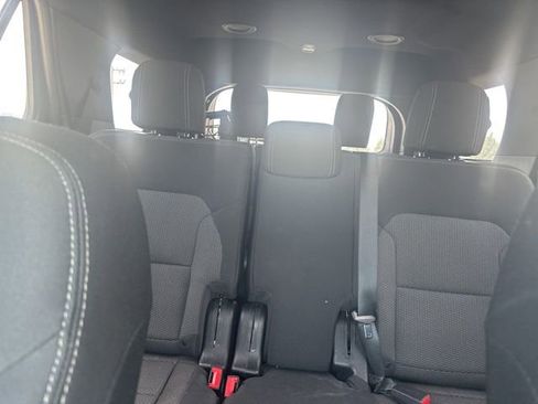 Used 2018 Ford Explorer XLT w/ Equipment Group 201A FWD image 21