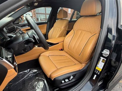 Used 2019 BMW M550i xDrive AWD/4WD image 25
