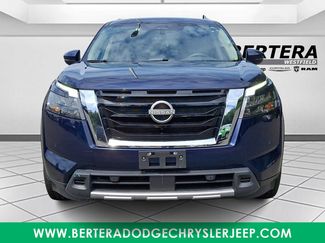 Used 2025 Nissan Pathfinder SL AWD/4WD video 2