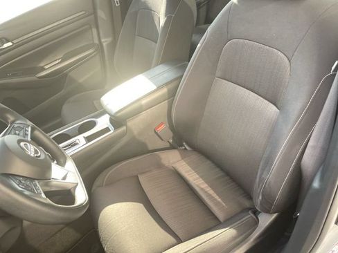 Used 2024 Nissan Altima 2.5 SV FWD image 11