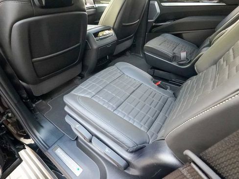 Used 2025 Cadillac Escalade Sport Platinum w/ LPO, ONYX Package image 76