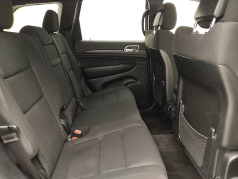 Used 2018 Jeep Grand Cherokee Laredo AWD/4WD image 19
