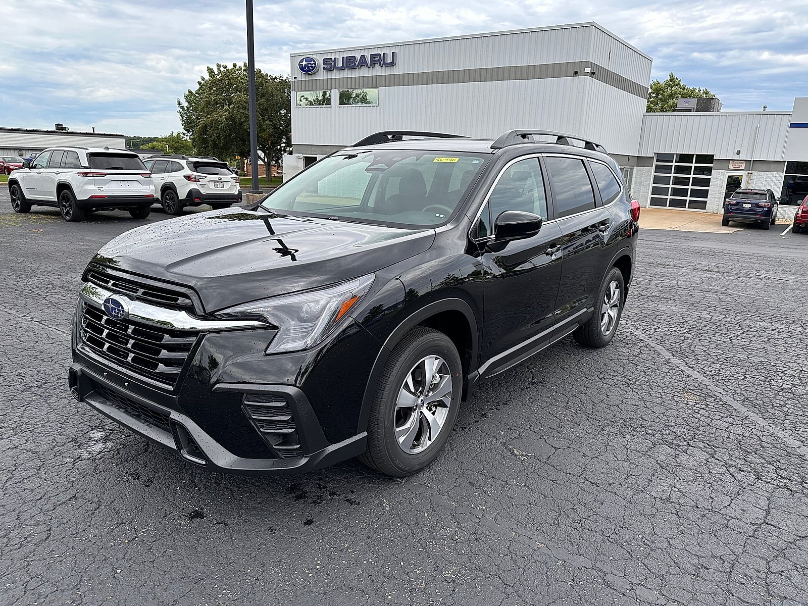 Used 2025 Subaru Ascent Premium AWD/4WD image 7